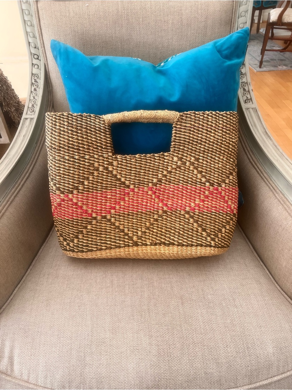 Woven Straw Tote Bag with Red Stripe! Excellent condition. Lite weight.